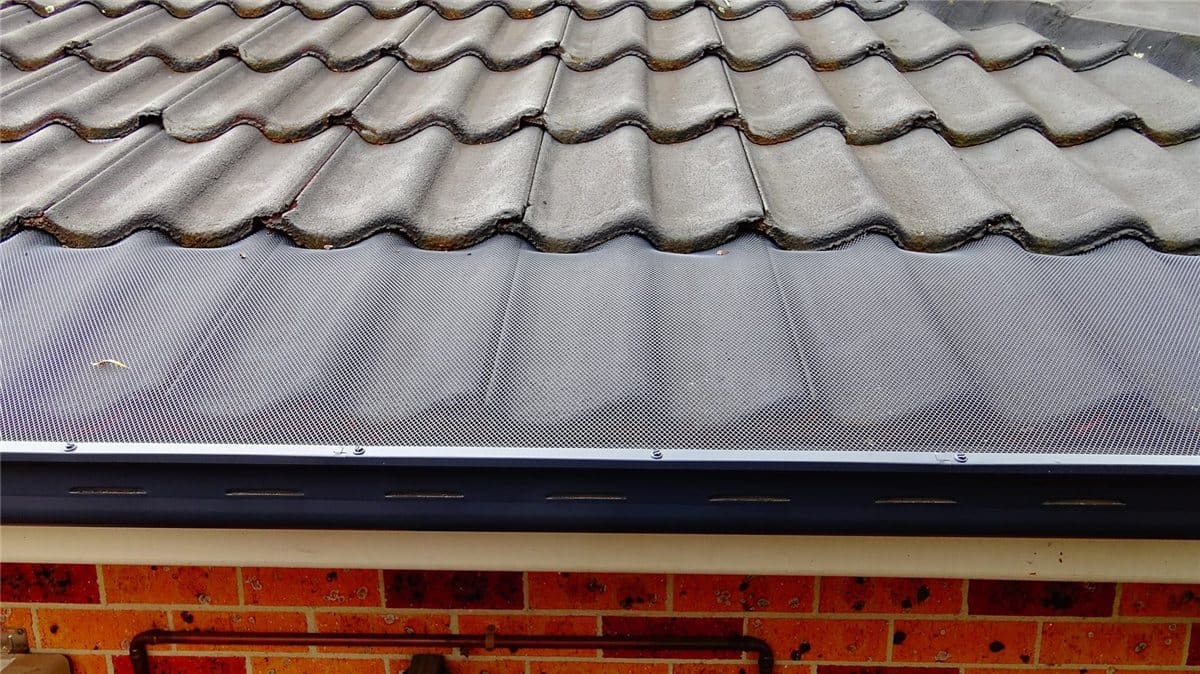 Leaf Stopper - Tile Gutter 30m